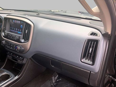 Used 2017 Chevrolet Colorado Z71 AWD/4WD image 18