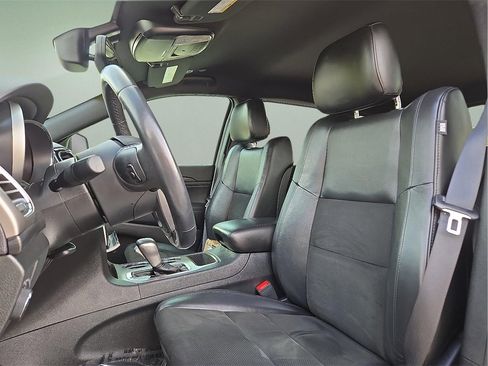 Used 2019 Jeep Grand Cherokee Altitude image 14