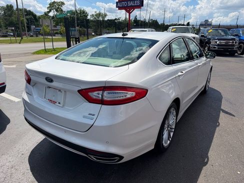 Used 2016 Ford Fusion SE w/ Equipment Group 202A FWD image 5