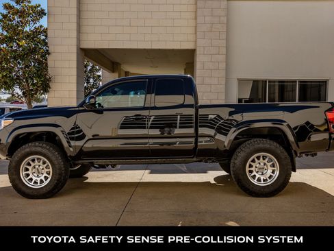 Used 2021 Toyota Tacoma SR5 image 5