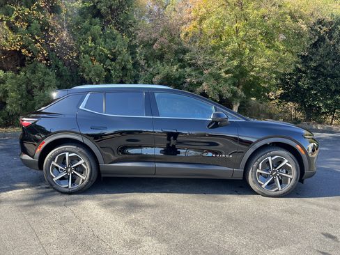 New 2026 Chevrolet Equinox EV LT AWD/4WD image 12