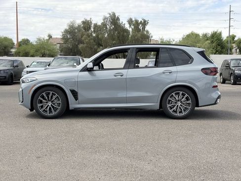 Used 2026 BMW X5 xDrive50e w/ M Sport Package AWD/4WD image 8