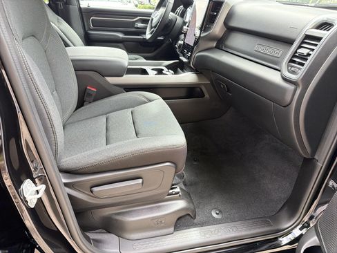 Used 2025 RAM 1500 Big Horn AWD/4WD image 21