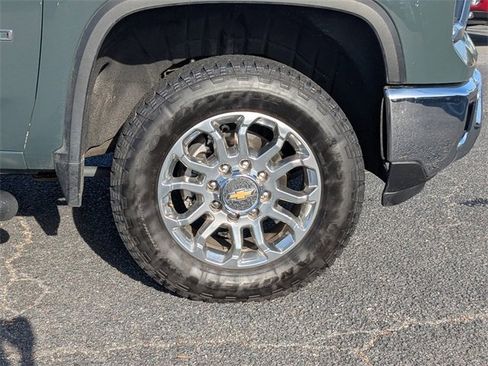 Used 2025 Chevrolet Silverado 2500 LTZ w/ LTZ Convenience Package image 12