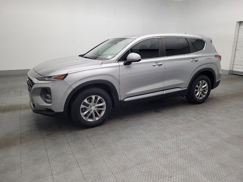 Used 2020 Hyundai Santa Fe SE FWD image 2