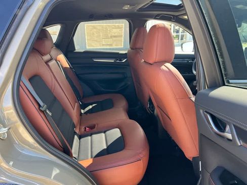 Used 2025 MAZDA CX-5 Carbon Edition image 17