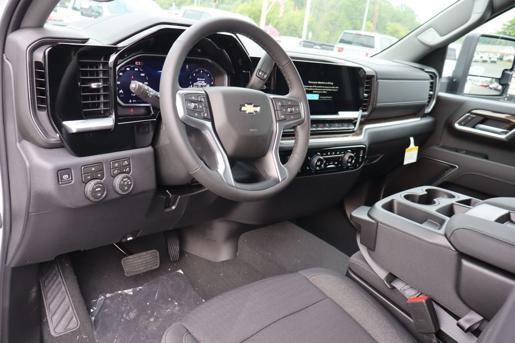 New 2026 Chevrolet Silverado 2500 LT w/ All Star Edition AWD/4WD image 6