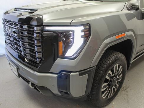 New 2026 GMC Sierra 2500 Denali Ultimate w/ LPO, Black Badging Package AWD/4WD image 5