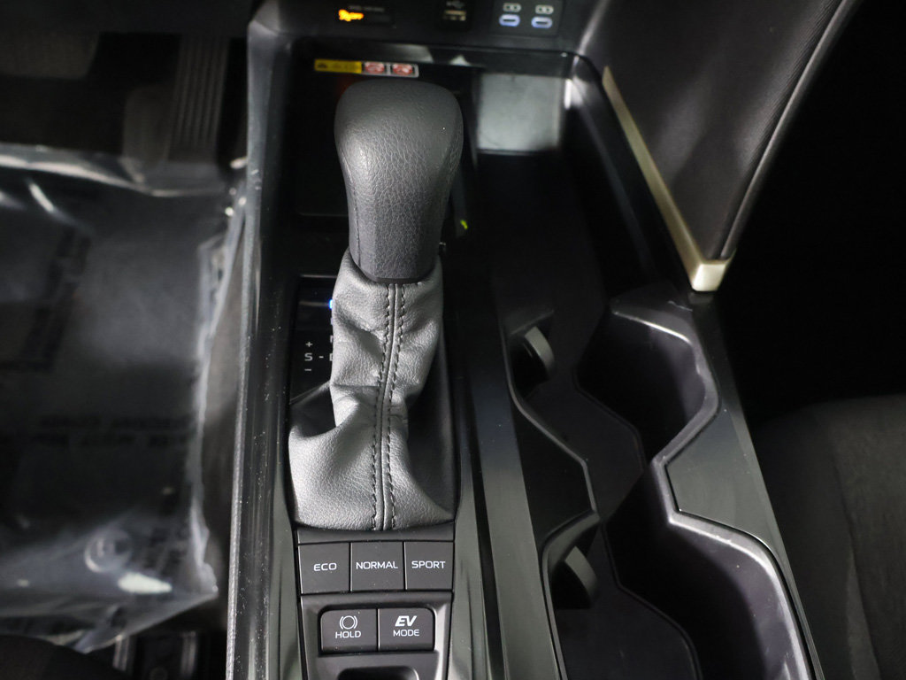 Used 2025 Toyota Camry LE FWD image 39