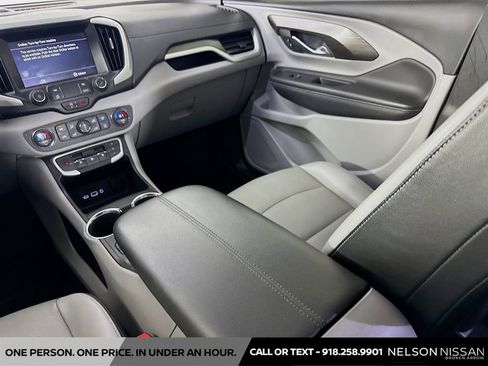 Used 2022 GMC Terrain SLT w/ LPO, Floor Liner Package image 22