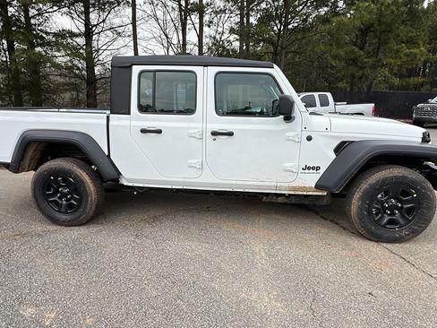 New 2026 Jeep Gladiator Sport image 7