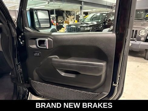 Used 2022 Jeep Wrangler Sport AWD/4WD image 26