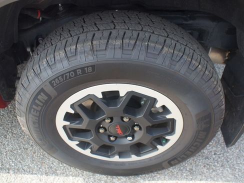 Used 2025 Toyota 4Runner TRD Off-Road Premium AWD/4WD image 26
