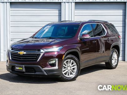 Used 2023 Chevrolet Traverse LT w/ Rear Camera Mirror Package