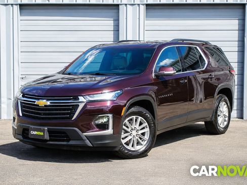 Used 2023 Chevrolet Traverse LT w/ Rear Camera Mirror Package AWD/4WD image 1