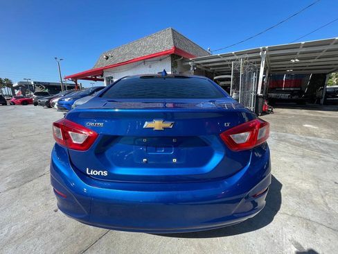 Used 2017 Chevrolet Cruze LT w/ Convenience Package FWD image 17