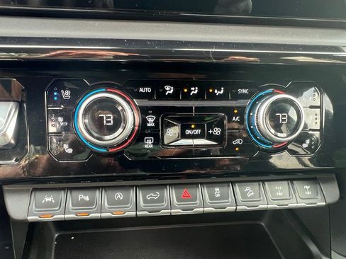 Used 2024 GMC Sierra 1500 AT4X image 27