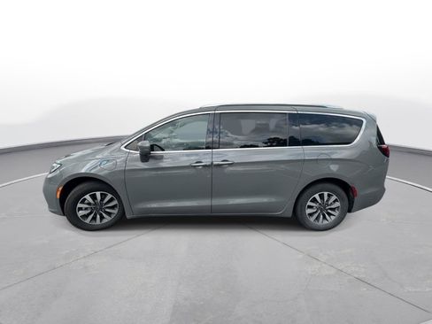 Used 2021 Chrysler Pacifica Touring-L FWD image 9