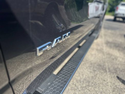 Used 2022 RAM 1500 Laramie AWD/4WD image 33