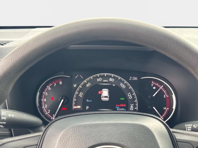 Used 2025 Toyota RAV4 XLE FWD image 26