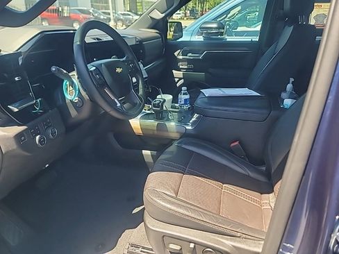 Used 2023 Chevrolet Silverado 1500 High Country AWD/4WD image 4