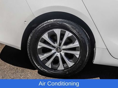 Used 2022 Toyota Prius LE AWD/4WD image 7