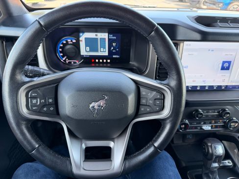 Certified 2021 Ford Bronco Outer Banks w/ Sasquatch Package AWD/4WD image 7