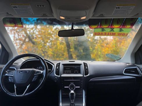 Used 2015 Ford Edge Titanium w/ Technology Package image 4