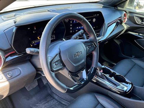 Used 2025 Chevrolet Trax RS w/ Driver Confidence Package image 17