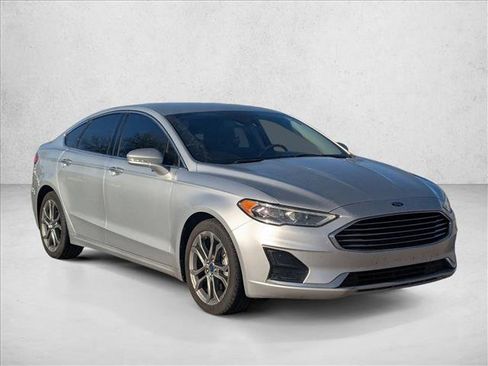 Used 2019 Ford Fusion SEL image 3