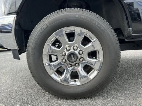 Used 2018 Ford F250 Lariat w/ Chrome Package image 12