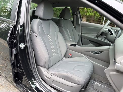 Certified 2023 Hyundai Elantra SEL w/ Convenience Package FWD image 9