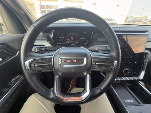 Used 2024 GMC Acadia Elevation AWD/4WD image 12