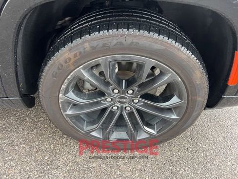 Used 2024 Jeep Grand Wagoneer L Series II w/ Quick Order Packagew 28T image 17