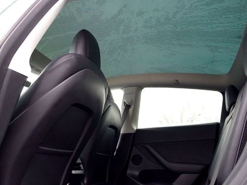 Used 2022 Tesla Model Y Performance image 24