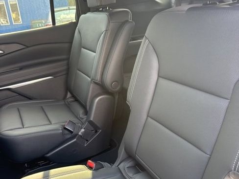 New 2025 Chevrolet Traverse LT w/ Driver Confidence Package image 14