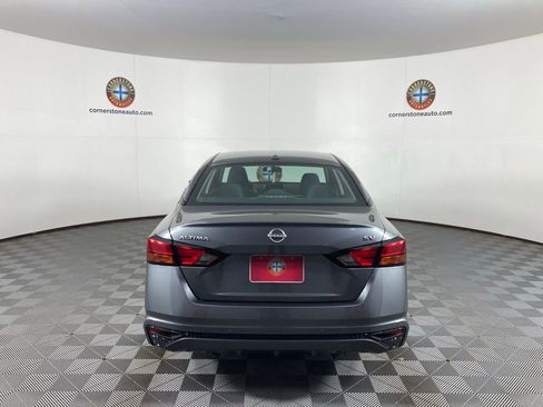 Used 2024 Nissan Altima 2.5 SV image 18