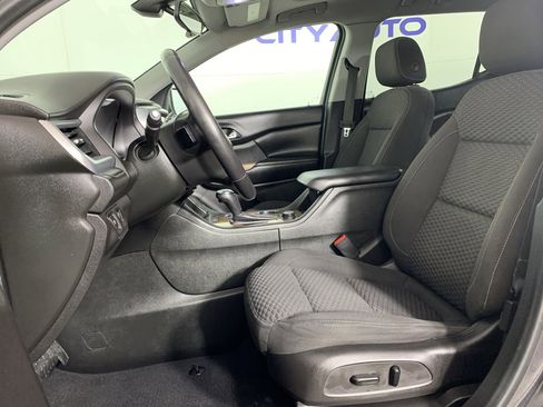 Used 2017 GMC Acadia SLE w/ Driver Alert Package I image 15