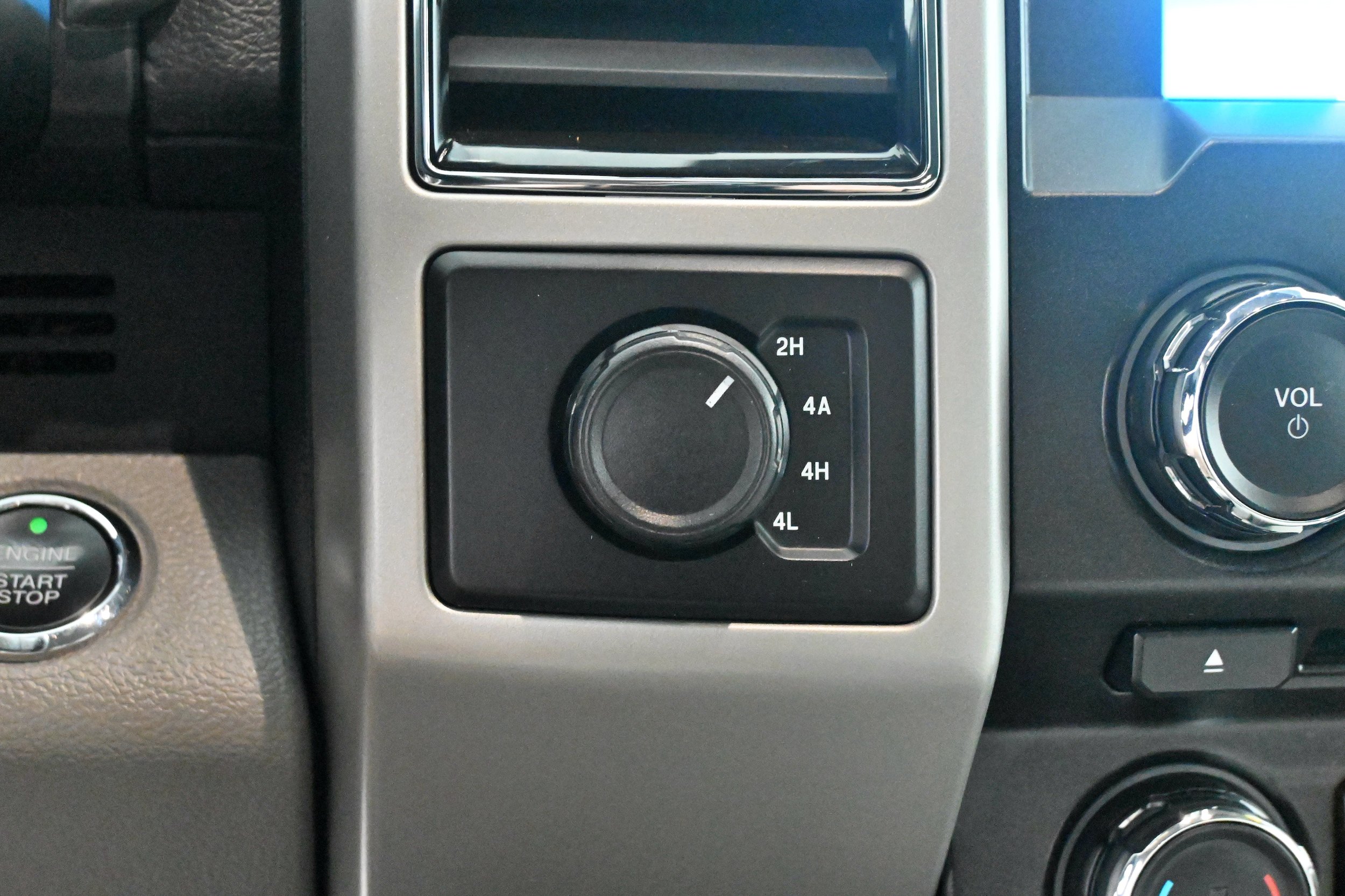 Used 2018 Ford F150 Lariat AWD/4WD image 12