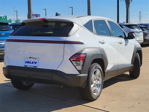 New 2026 Hyundai Kona SE image 4