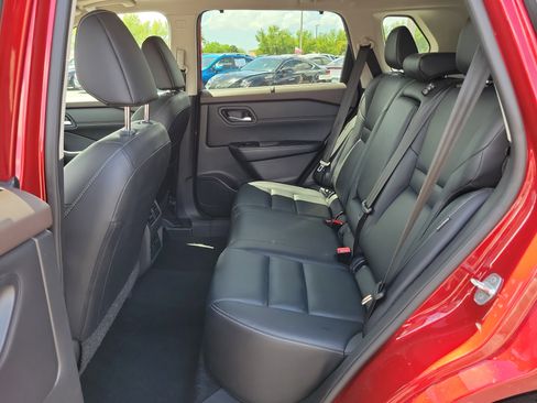 Used 2023 Nissan Rogue SL w/ SL Premium Package image 13