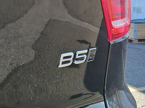 New 2026 Volvo XC40 B5 Core w/ Climate Package AWD/4WD image 21