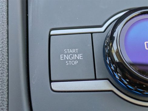 Certified 2025 Volkswagen Tiguan S image 42