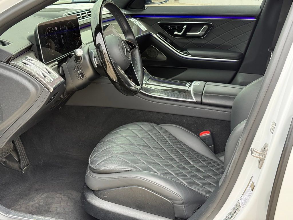 Used 2025 Mercedes-Benz S 580e 4MATIC Sedan image 5