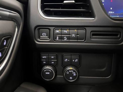 Certified 2023 Chevrolet Suburban Premier image 26