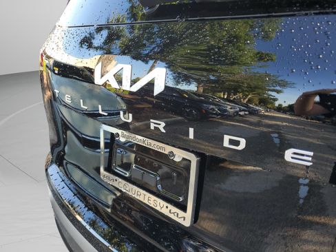 New 2025 Kia Telluride S image 6