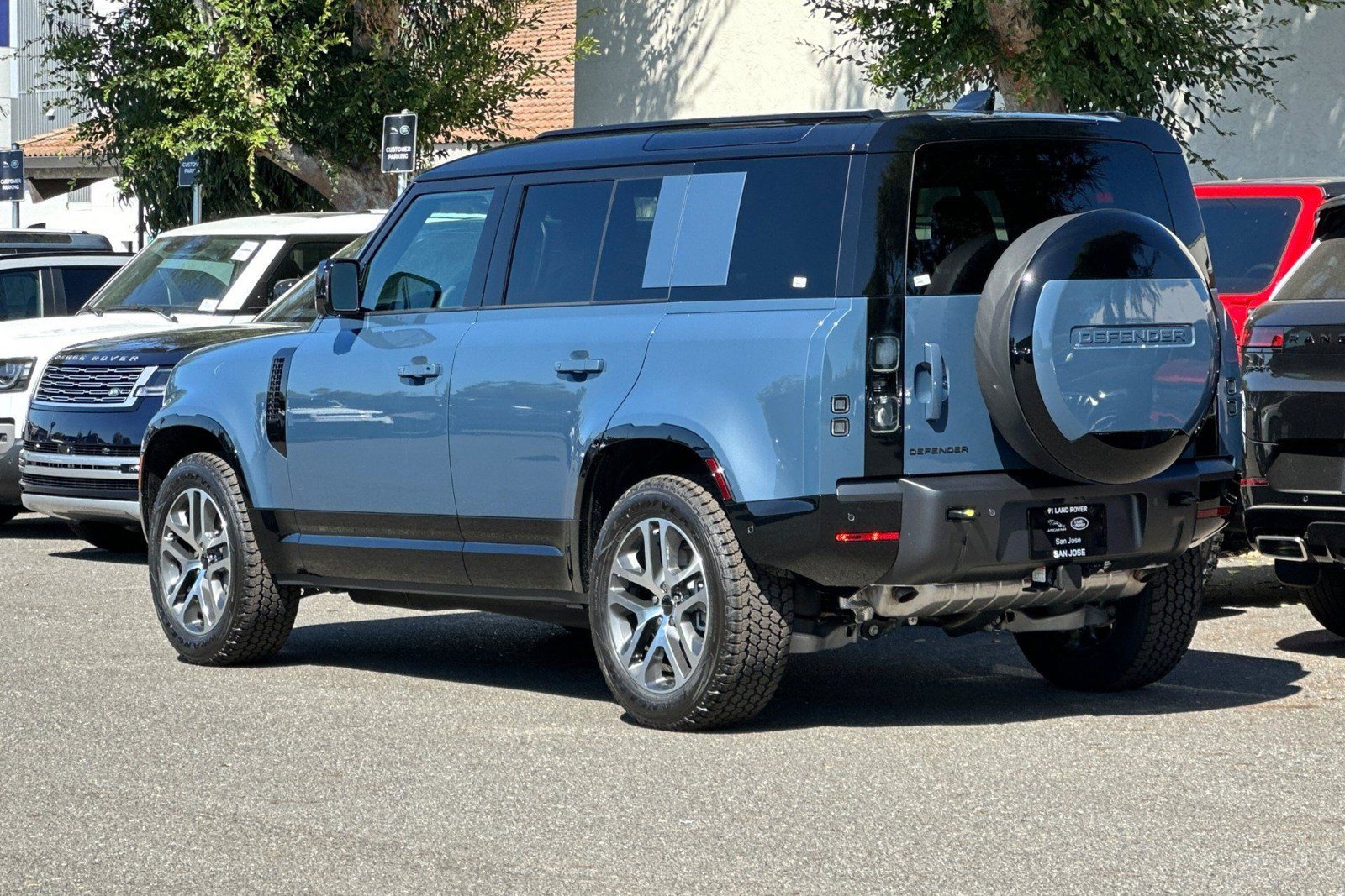 New 2026 Land Rover Defender 110 X-Dynamic SE AWD/4WD image 3