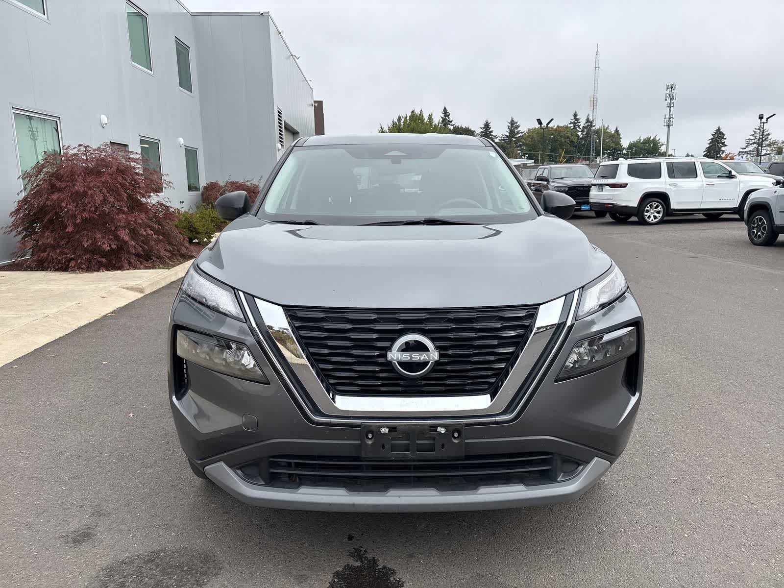 Used 2023 Nissan Rogue S AWD/4WD image 7