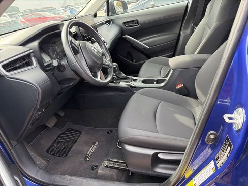 Used 2024 Toyota Corolla Cross LE image 8