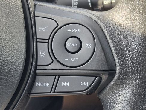 Used 2025 Toyota RAV4 XLE FWD image 23